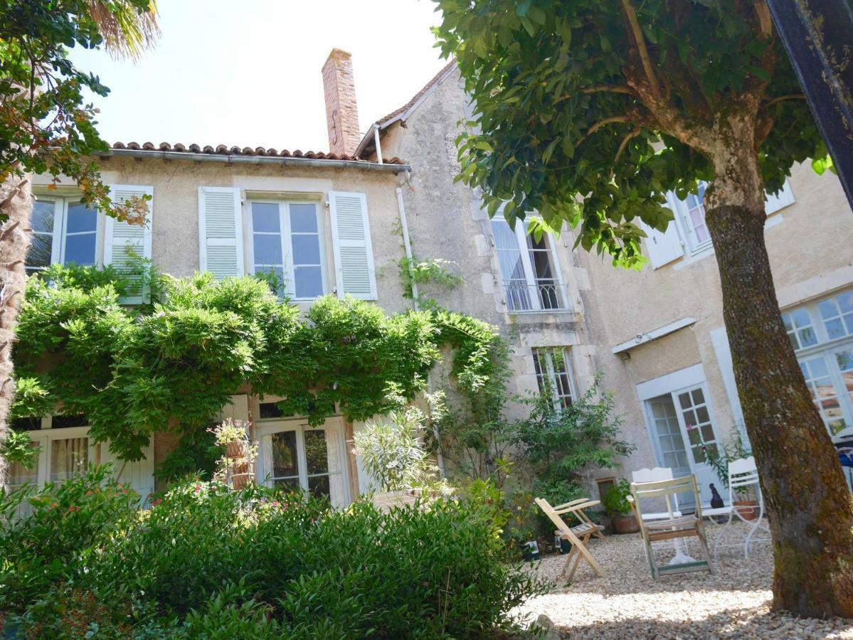 몽모리옹 L'Arbre D'Ange B&B 외부 사진